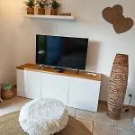 Op Het Gelijkvloers Met Tuintje Nabij De Haan