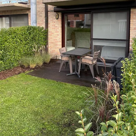 Op Het Gelijkvloers Met Tuintje Nabij * De Haan